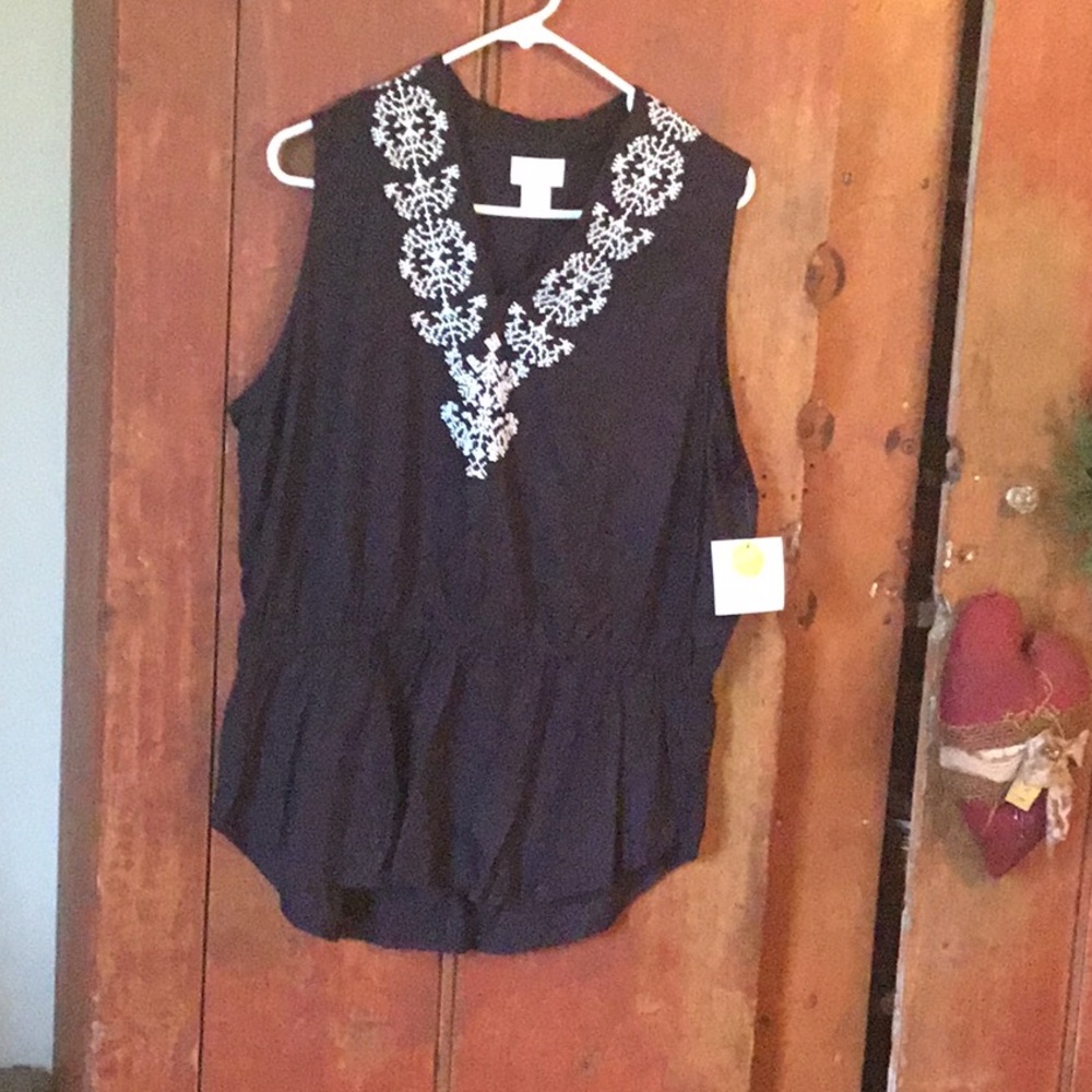 Liz Claiborne Sleeveless Navy Blue Top with White Floral Detail